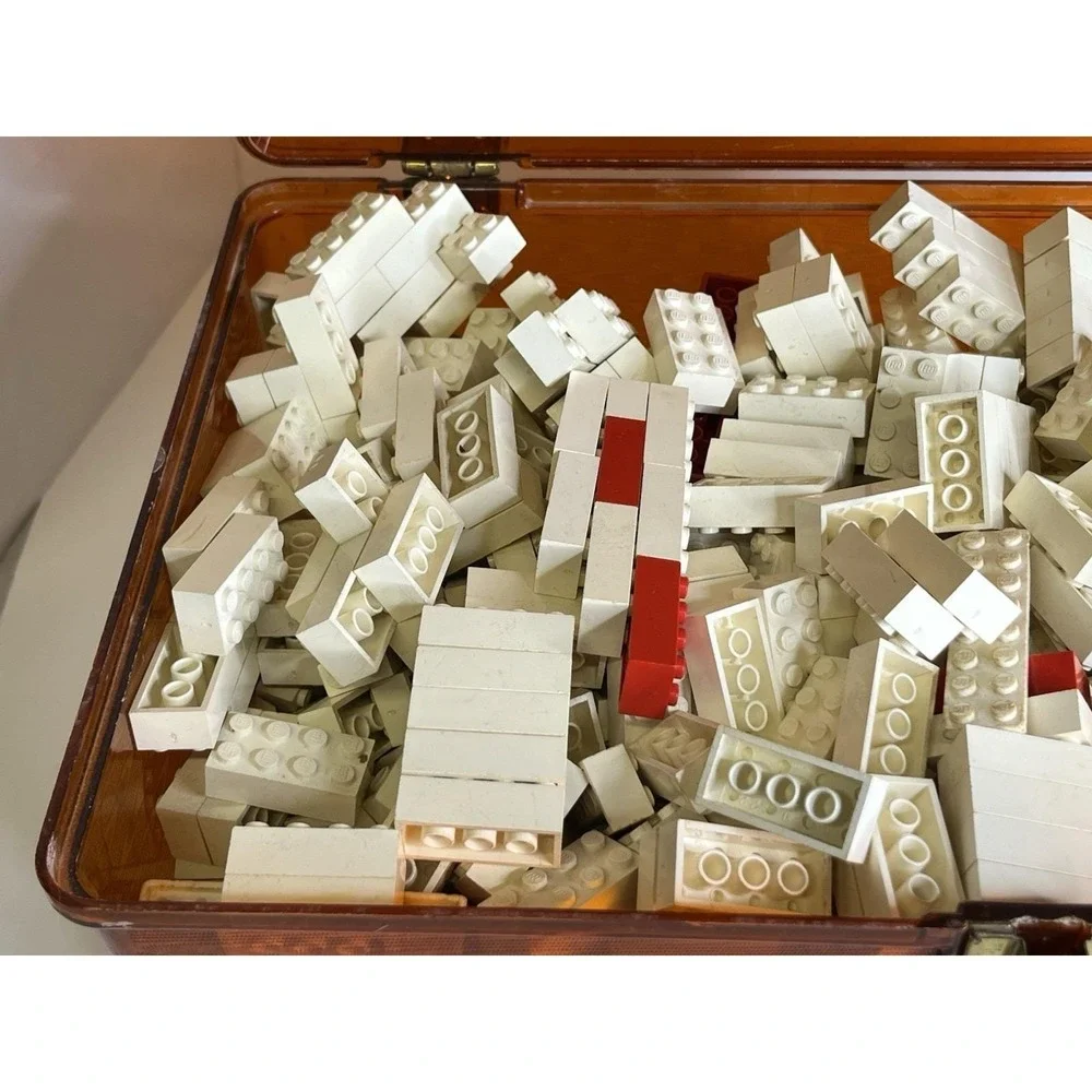 LEGO White Bricks Mixed Bricks‎ Some Red  11Lbs